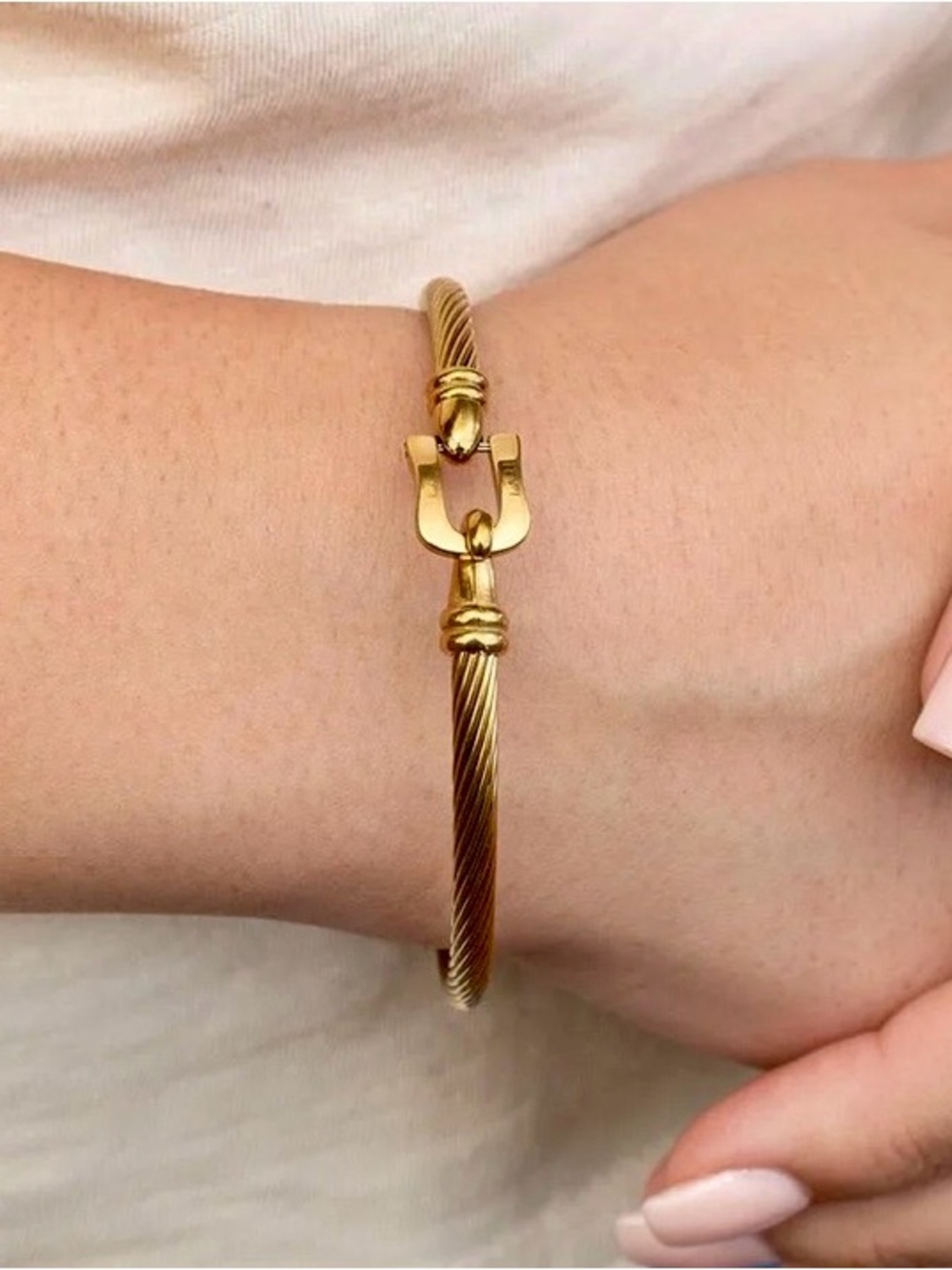 $68.00- 18K Gold Filled Buckle Clasp Bangle Bracelet